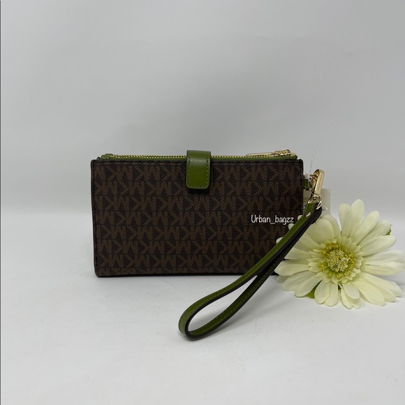 Michael Kors Hope Medium Messenger and Wallet - Picture 13 of 15